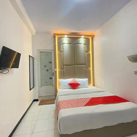 Oyo 1351 Tanggulasi Resto & Residence Syariah Magetan المظهر الخارجي الصورة