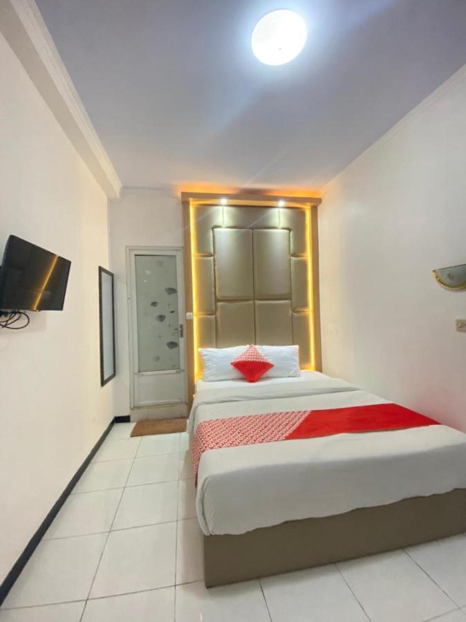 Oyo 1351 Tanggulasi Resto & Residence Syariah Magetan المظهر الخارجي الصورة