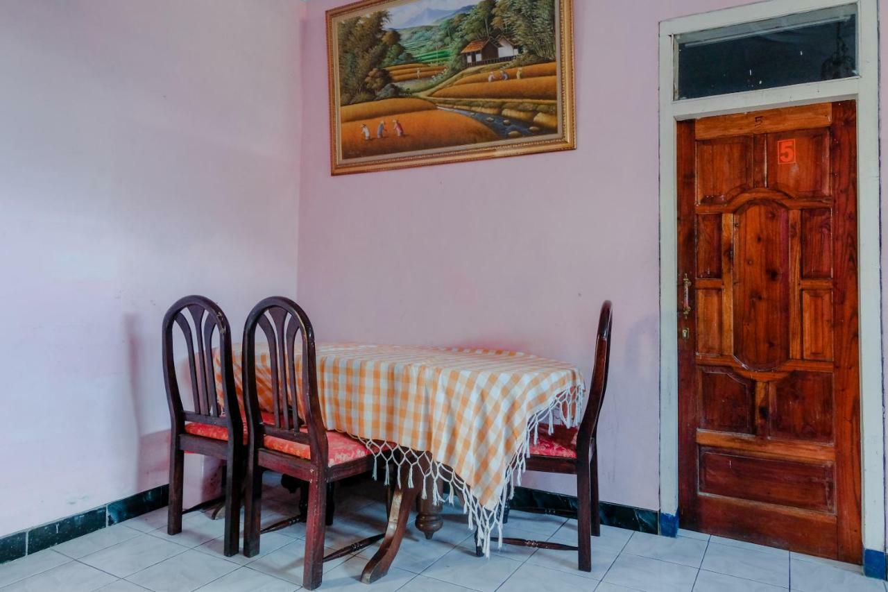 Oyo 1351 Tanggulasi Resto & Residence Syariah Magetan المظهر الخارجي الصورة
