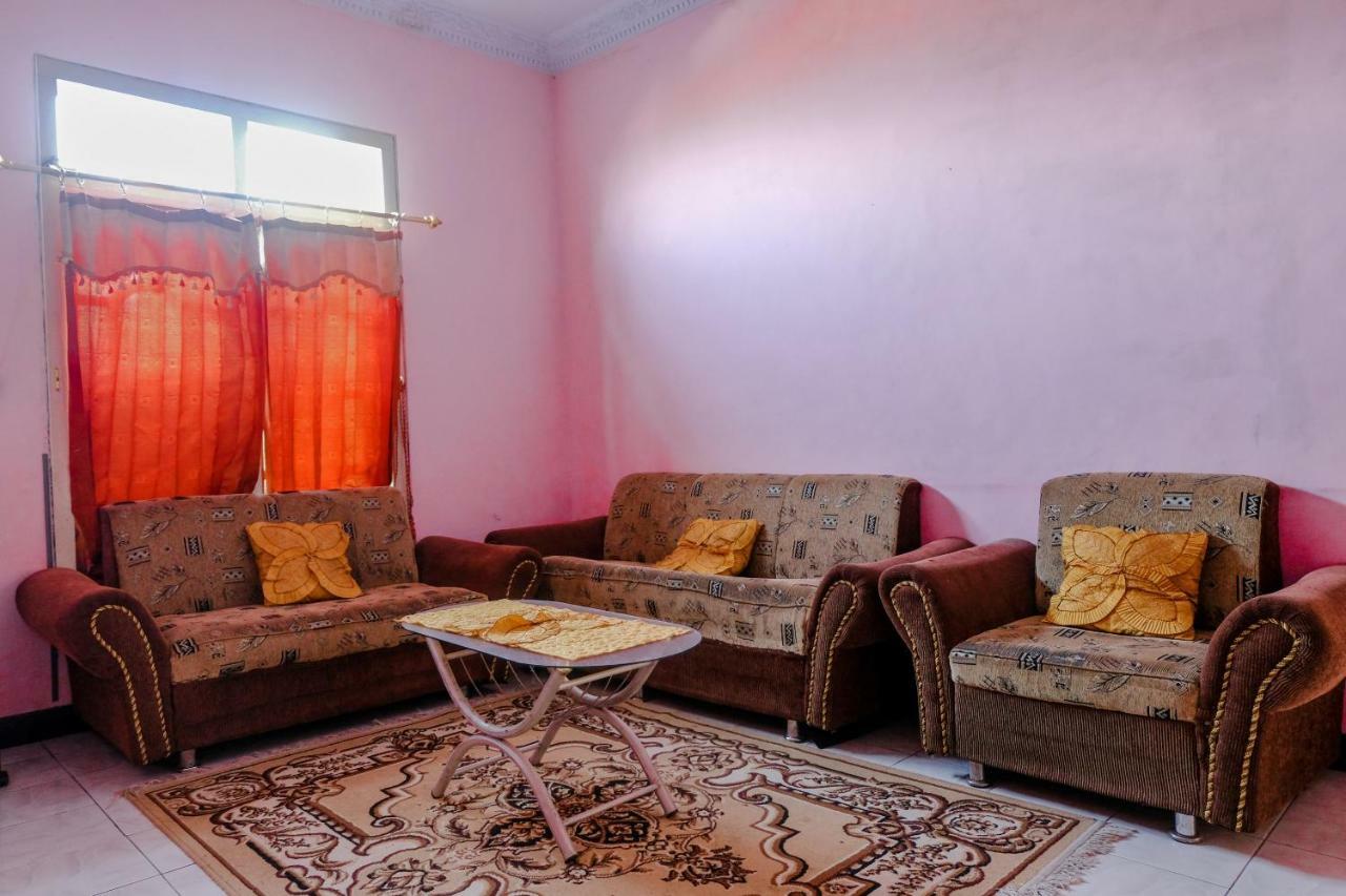 Oyo 1351 Tanggulasi Resto & Residence Syariah Magetan المظهر الخارجي الصورة